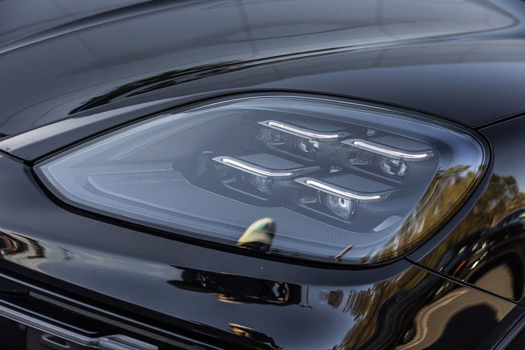 Certified 2025 Porsche Cayenne GTS image 25