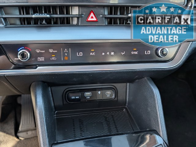 Used 2025 Kia Sportage EX FWD image 9