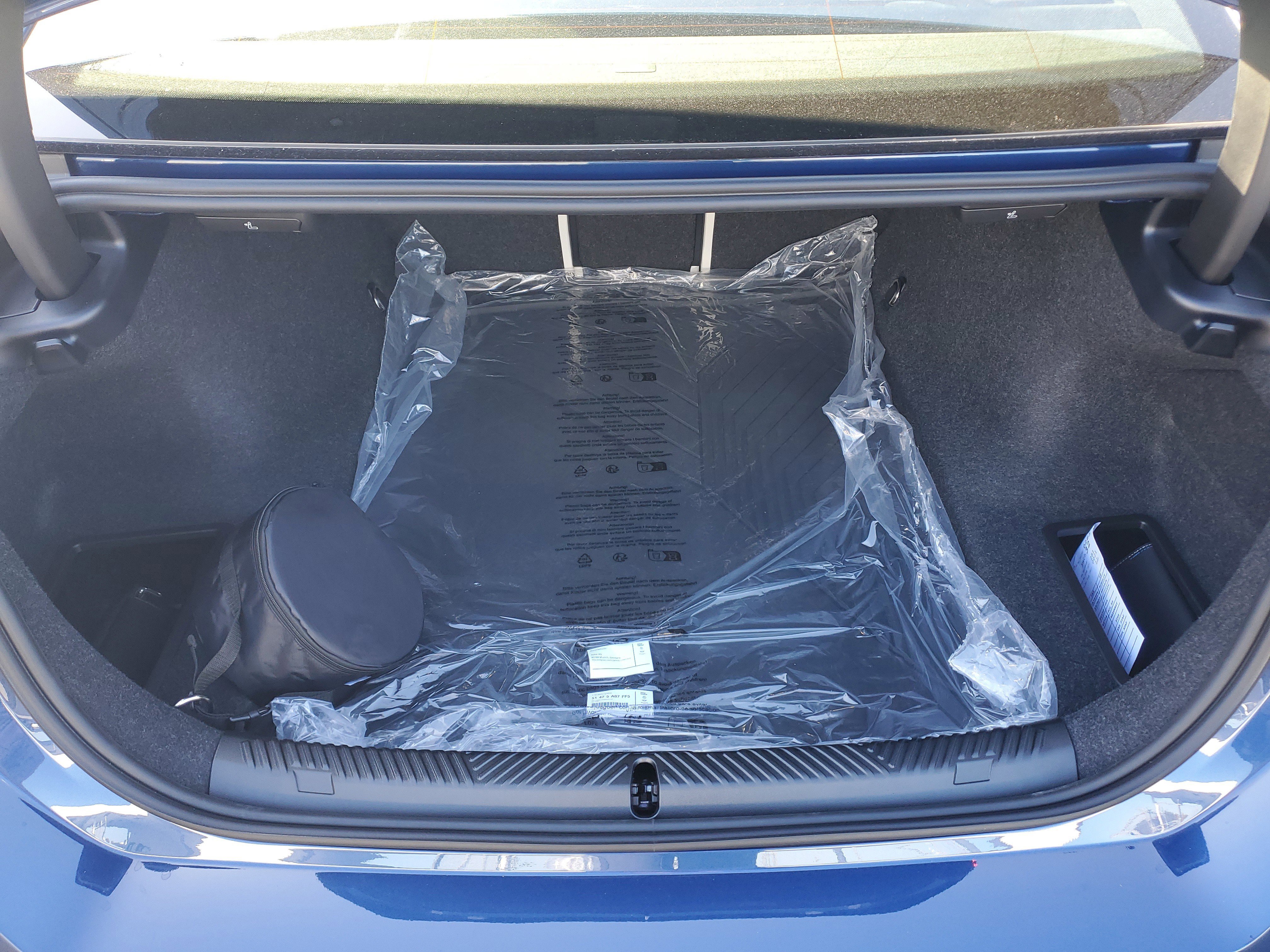 New 2026 BMW 540i xDrive w/ M Sport Package image 8