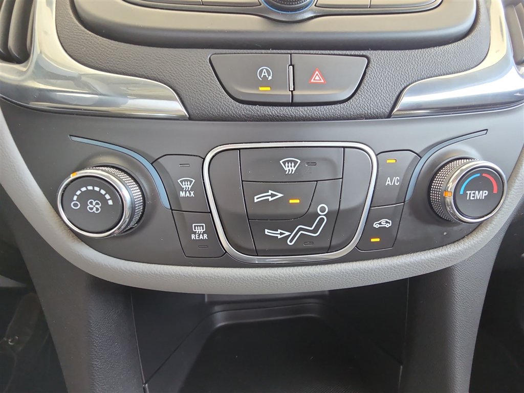 Used 2024 Chevrolet Equinox LS w/ Midnight Edition AWD/4WD image 17