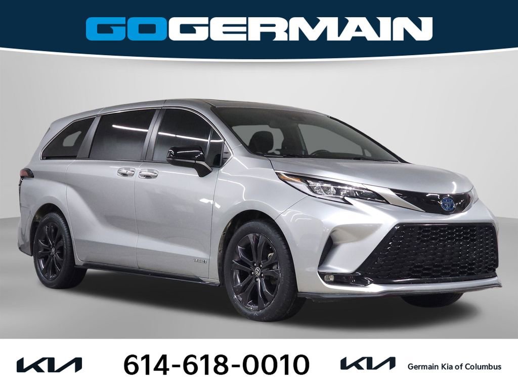 Used 2021 Toyota Sienna XSE image 4