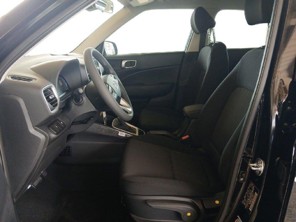 New 2026 Hyundai Venue SE FWD image 9