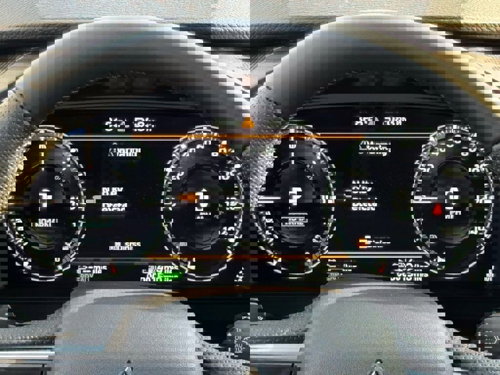 Used 2025 Mitsubishi Outlander SE image 3