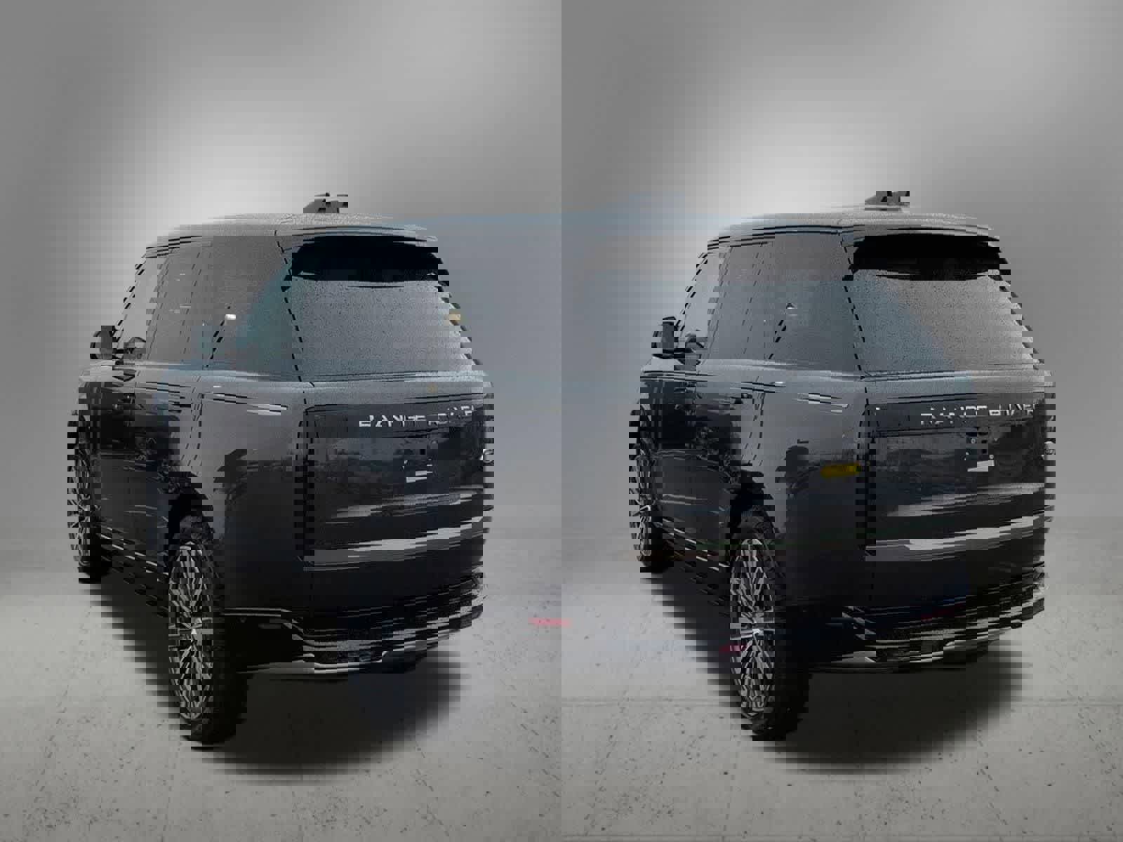 Used 2023 Land Rover Range Rover SE image 4