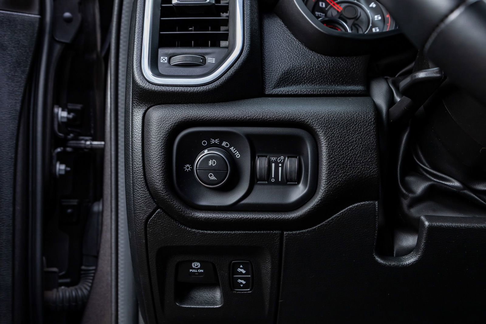 Used 2024 RAM 1500 Laramie image 21