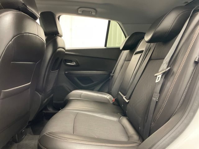 Used 2019 Chevrolet Trax LT w/ LT Convenience Package FWD image 16