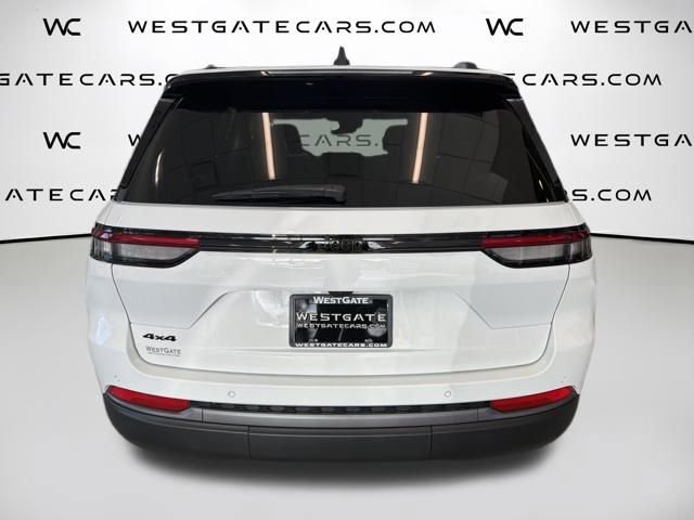 New 2026 Jeep Grand Cherokee Altitude image 7