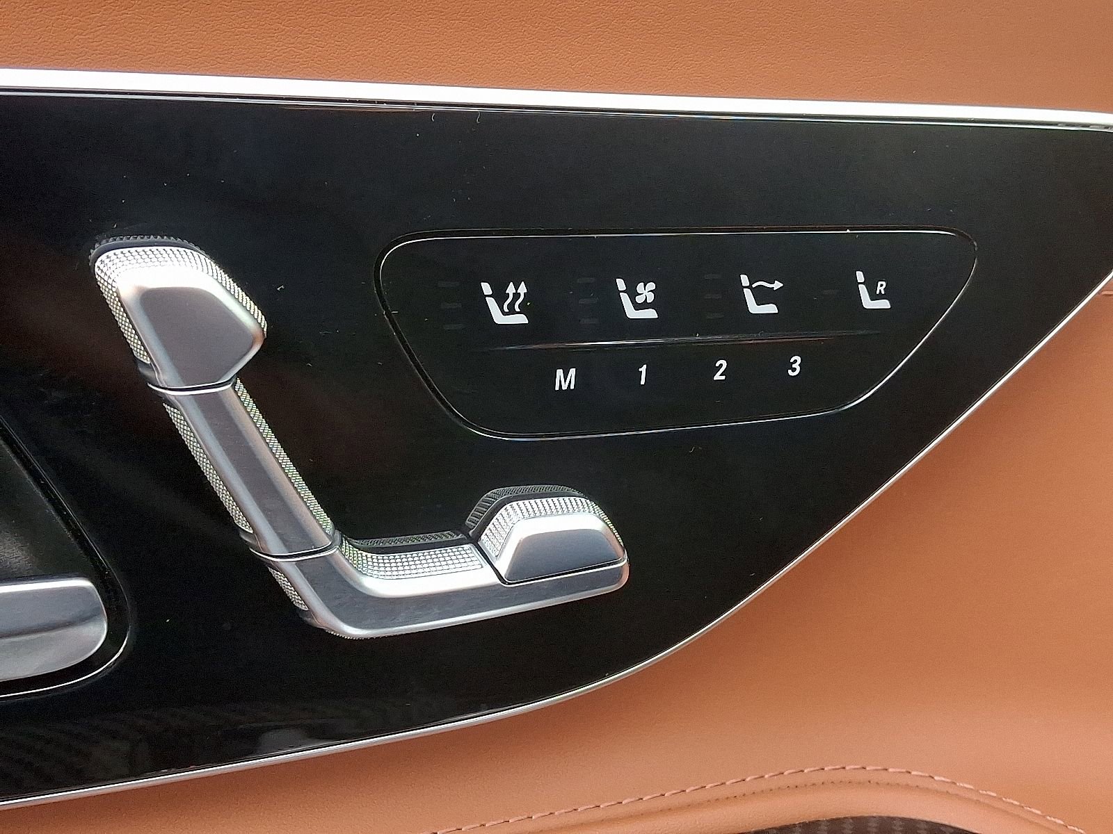 Used 2022 Mercedes-Benz SL 55 AMG 4MATIC image 23