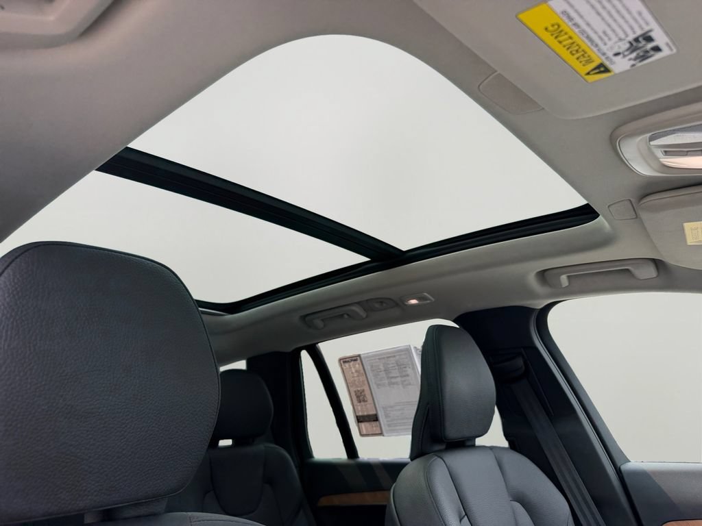 Certified 2024 Volvo XC90 T8 Plus w/ Protection Package Premier AWD/4WD image 7