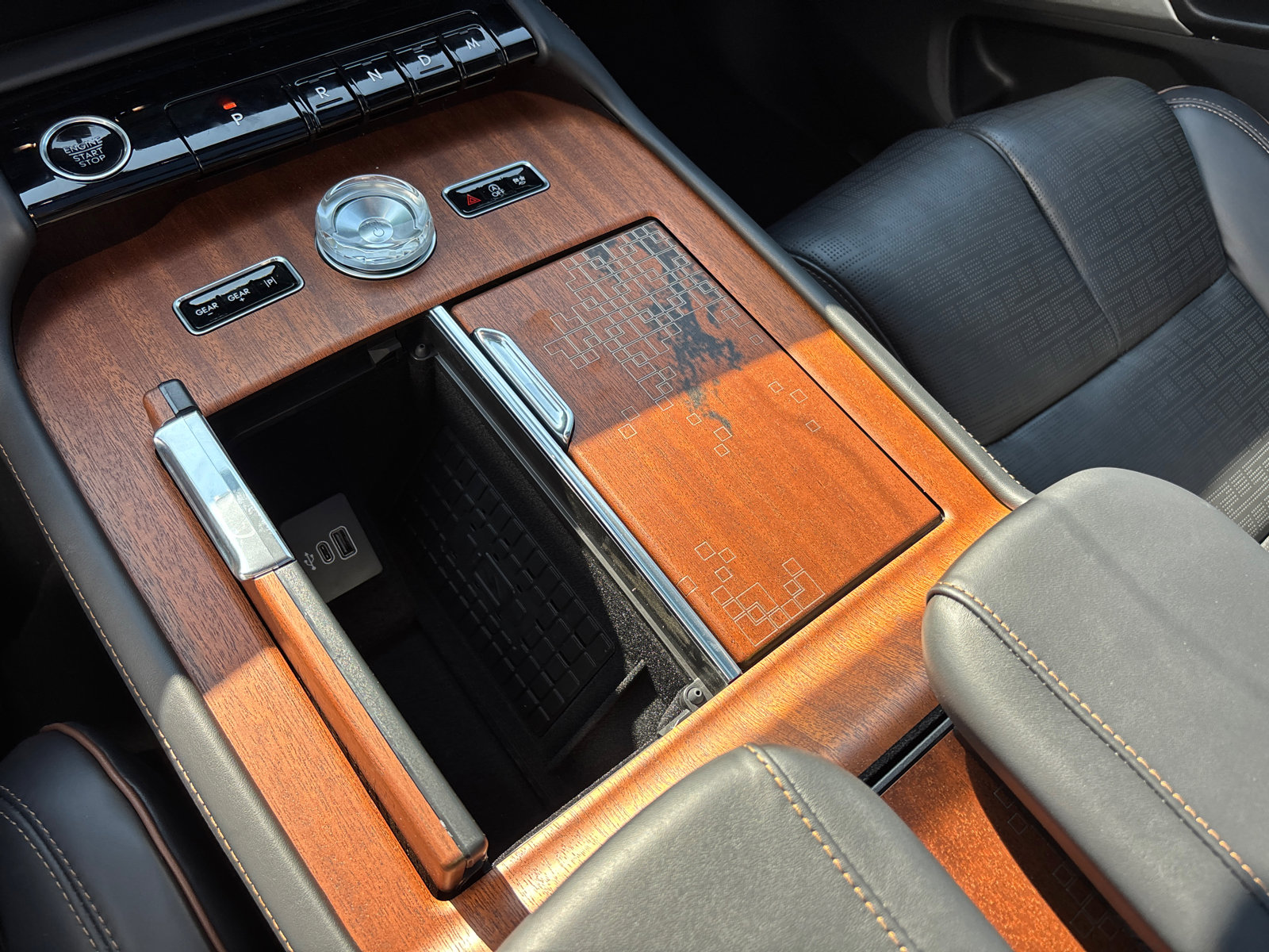 New 2025 Lincoln Navigator Black Label image 24