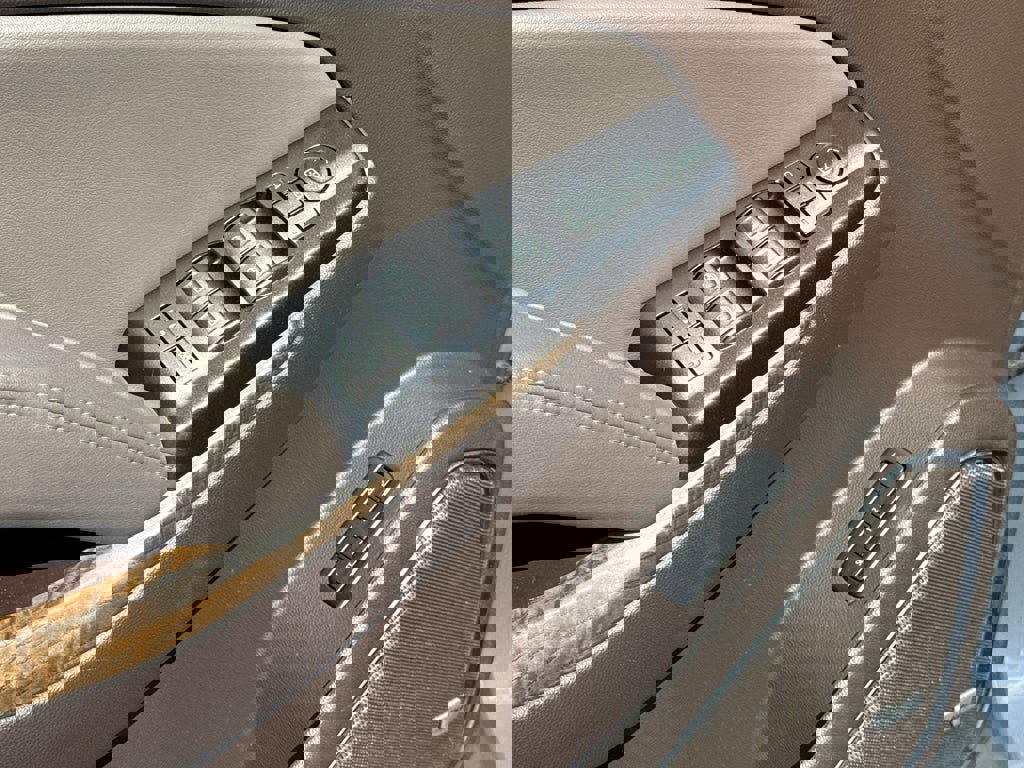 Used 2019 GMC Yukon Denali w/ Denali Ultimate Package image 11