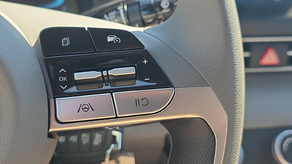 New 2026 Hyundai Elantra SE FWD image 24