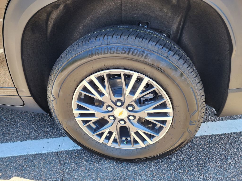 New 2025 Chevrolet Traverse LT image 22