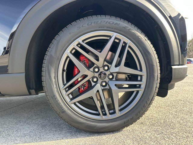 New 2026 Ford Explorer ST-Line w/ ST-Line Street Pack RWD image 12