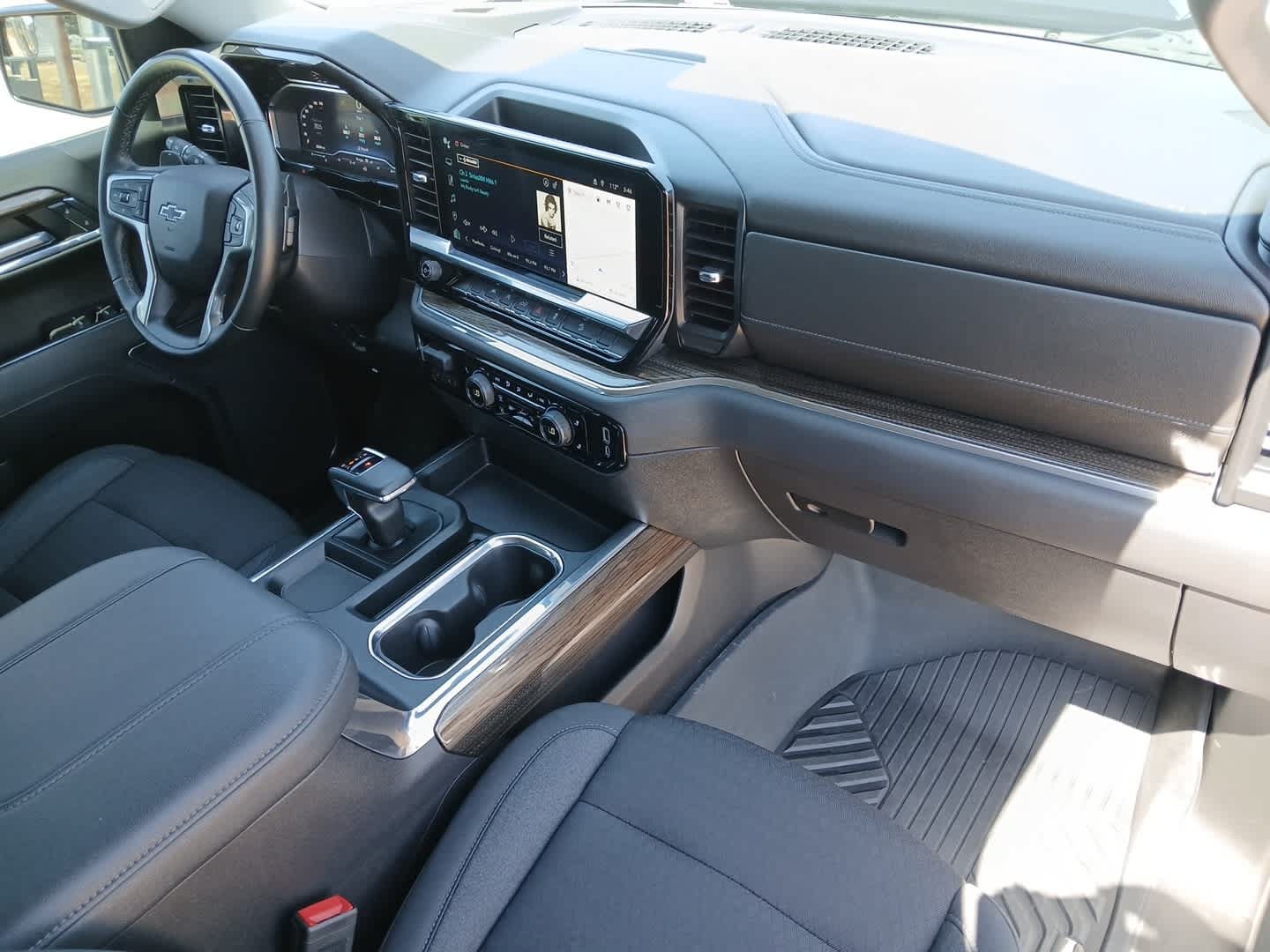 Used 2024 Chevrolet Silverado 1500 LT Trail Boss AWD/4WD image 57