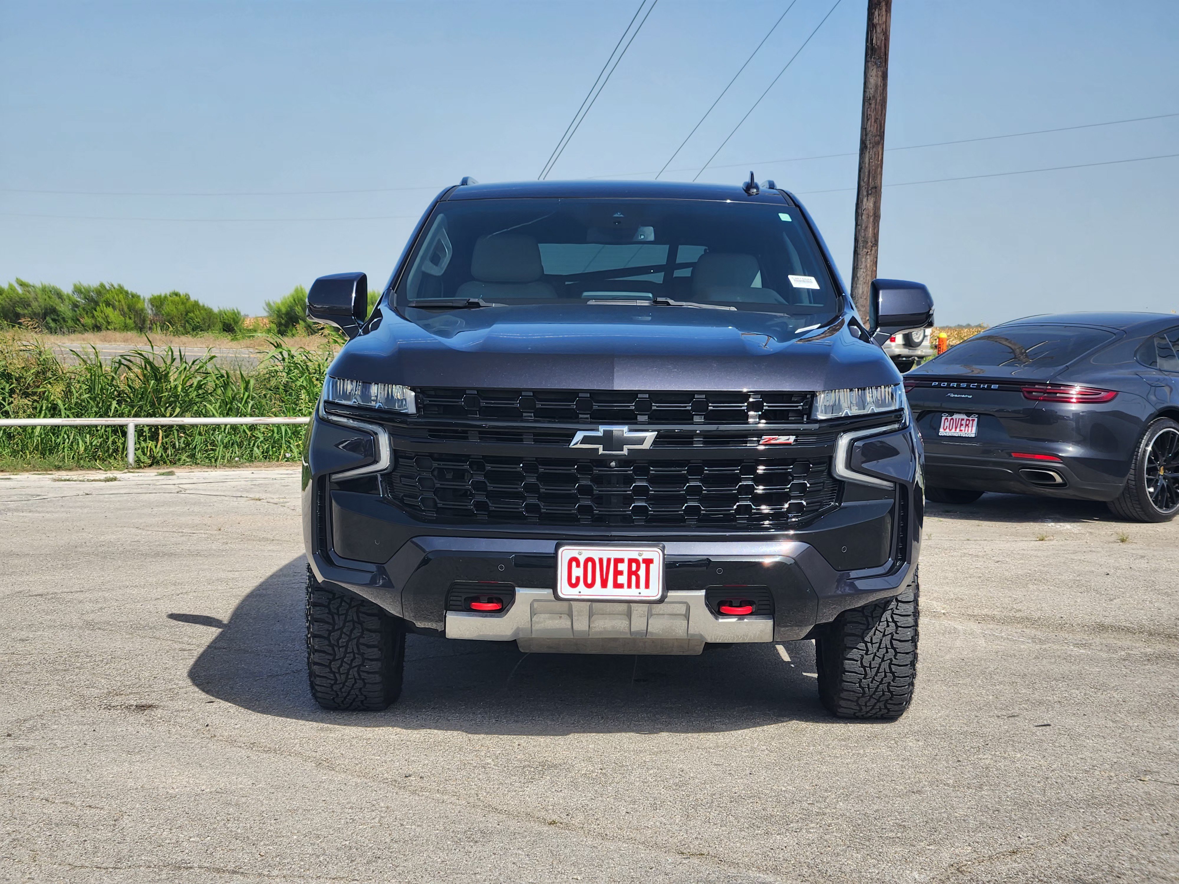 Used 2023 Chevrolet Tahoe Z71 w/ Luxury Package AWD/4WD image 2
