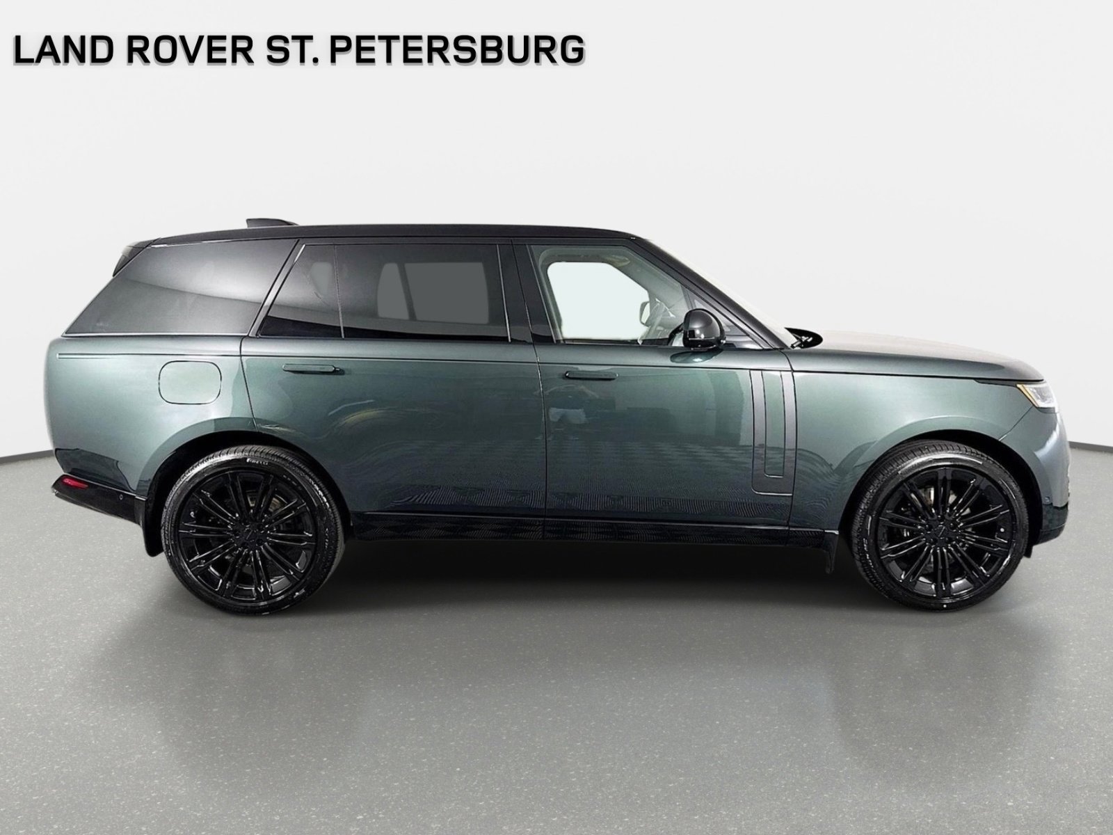 New 2026 Land Rover Range Rover Long Wheelbase SE AWD/4WD image 4