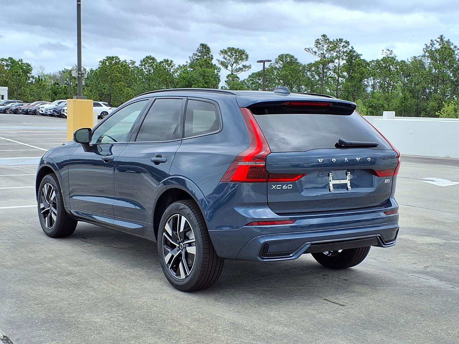 New 2026 Volvo XC60 B5 Core w/ Climate Package AWD/4WD image 5