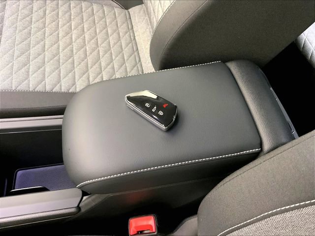 Certified 2025 Volkswagen Tiguan S w/ 18" Wheel Package image 11