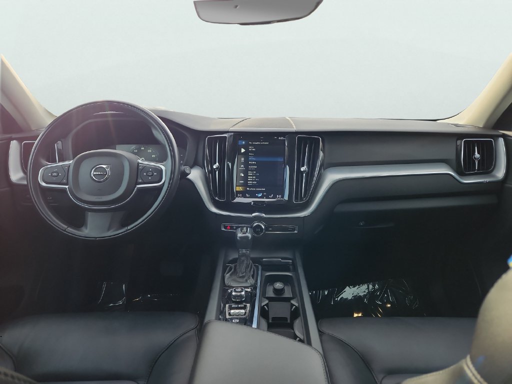 Used 2019 Volvo XC60 T5 Momentum w/ Premium Package AWD/4WD image 11