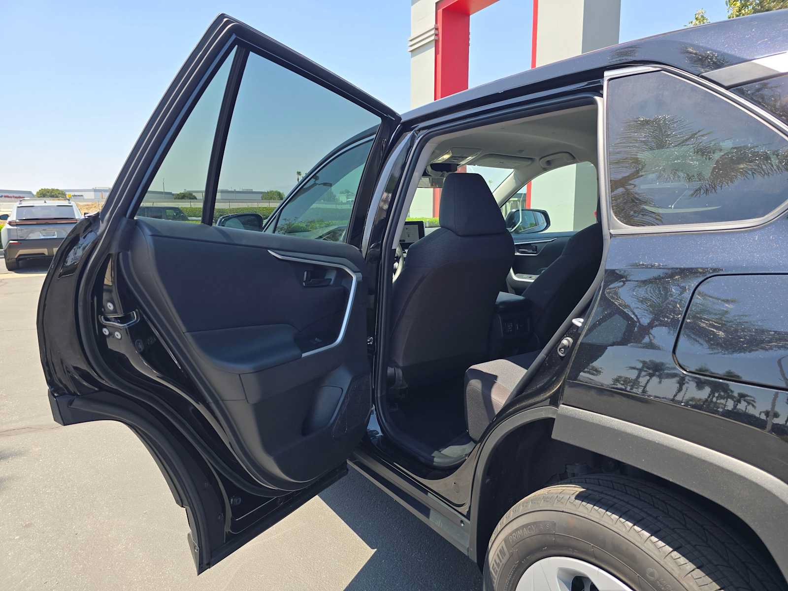 Used 2025 Toyota RAV4 LE FWD image 17