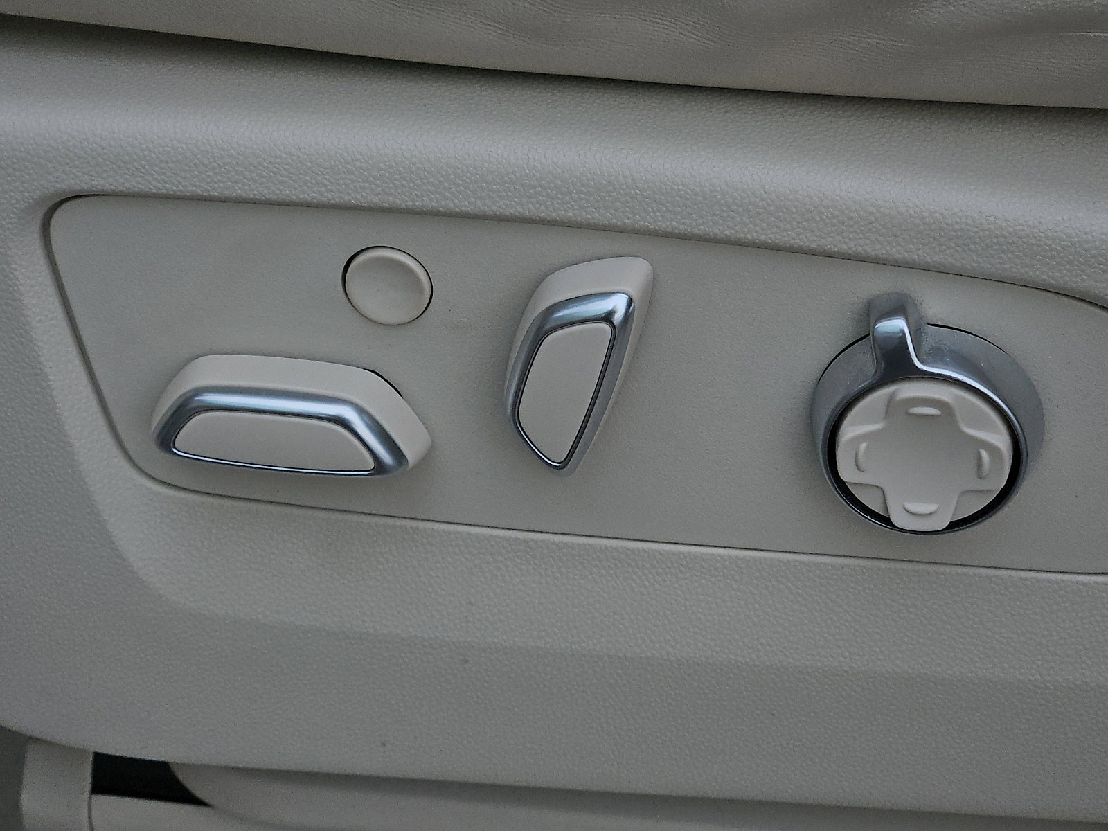 Certified 2024 Cadillac Escalade Sport Platinum image 29