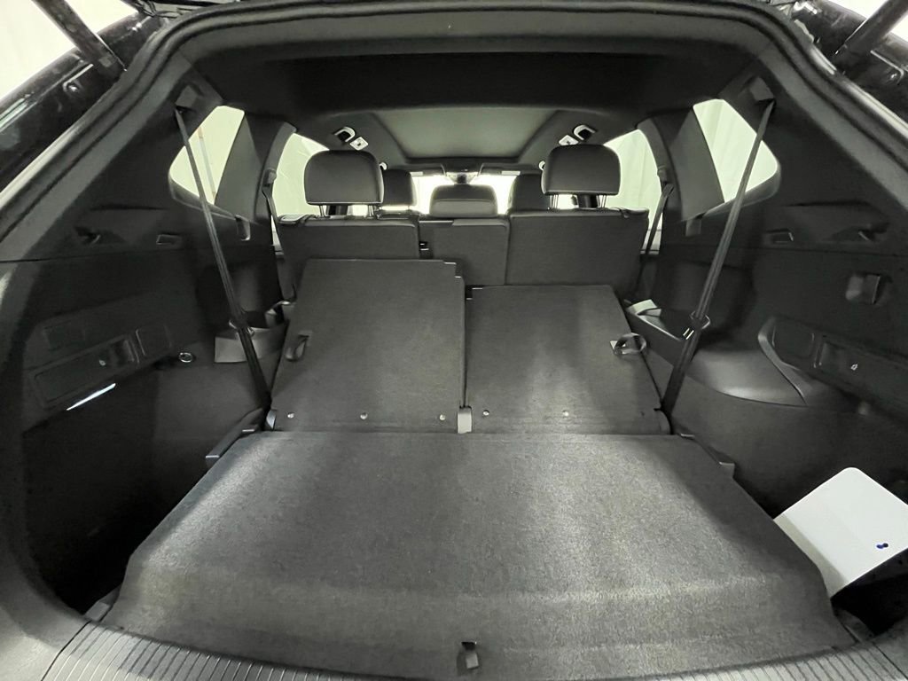 Certified 2024 Volkswagen Tiguan SE R-Line FWD image 28
