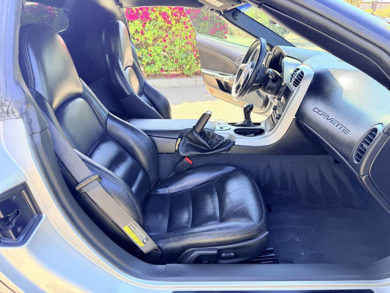 Used 2005 Chevrolet Corvette Coupe w/ Preferred Equipment Group RWD image 23