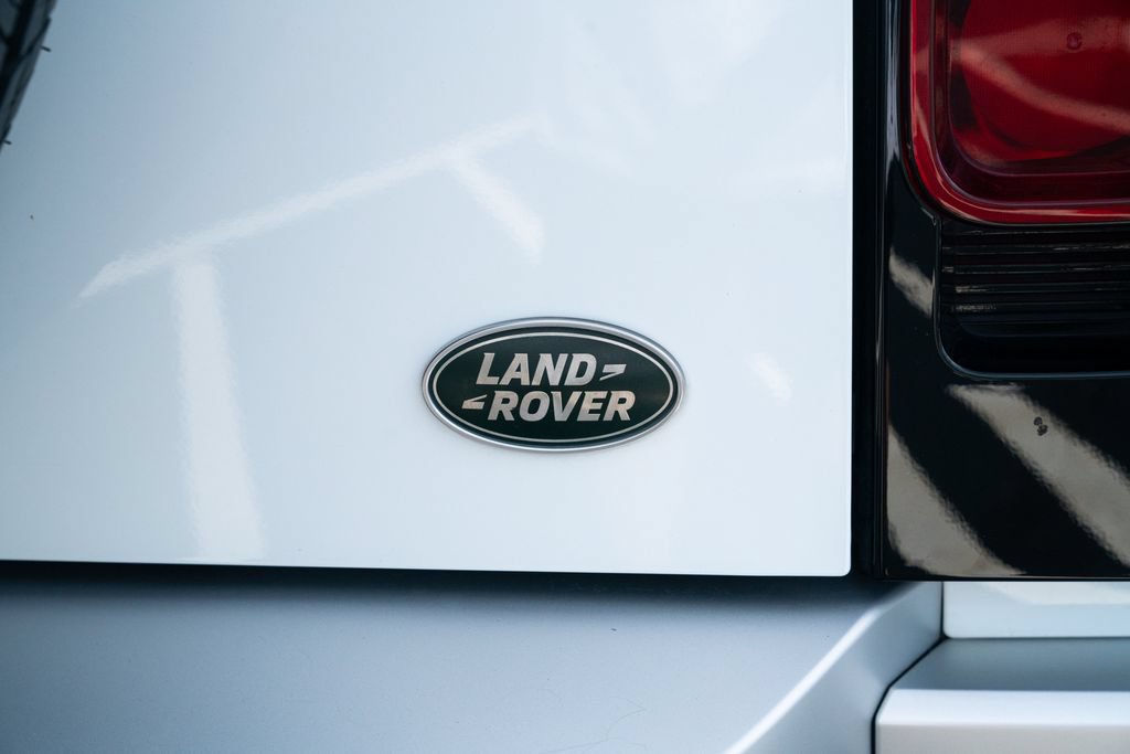 Used 2022 Land Rover Defender 90 S AWD/4WD image 15