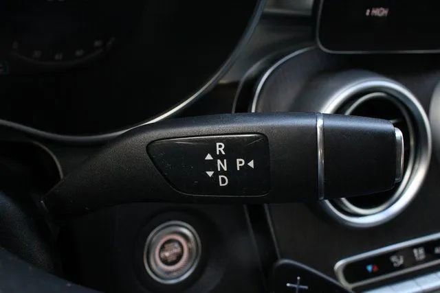 Used 2021 Mercedes-Benz GLC 300 4MATIC image 31