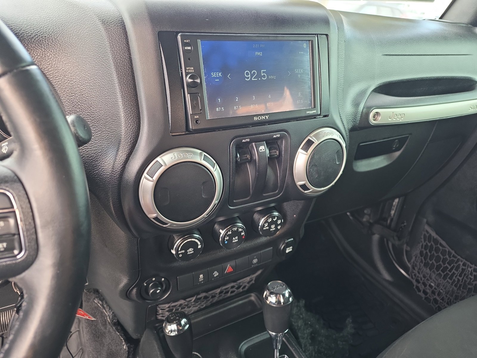 Used 2017 Jeep Wrangler Sahara w/ Connectivity Group image 26