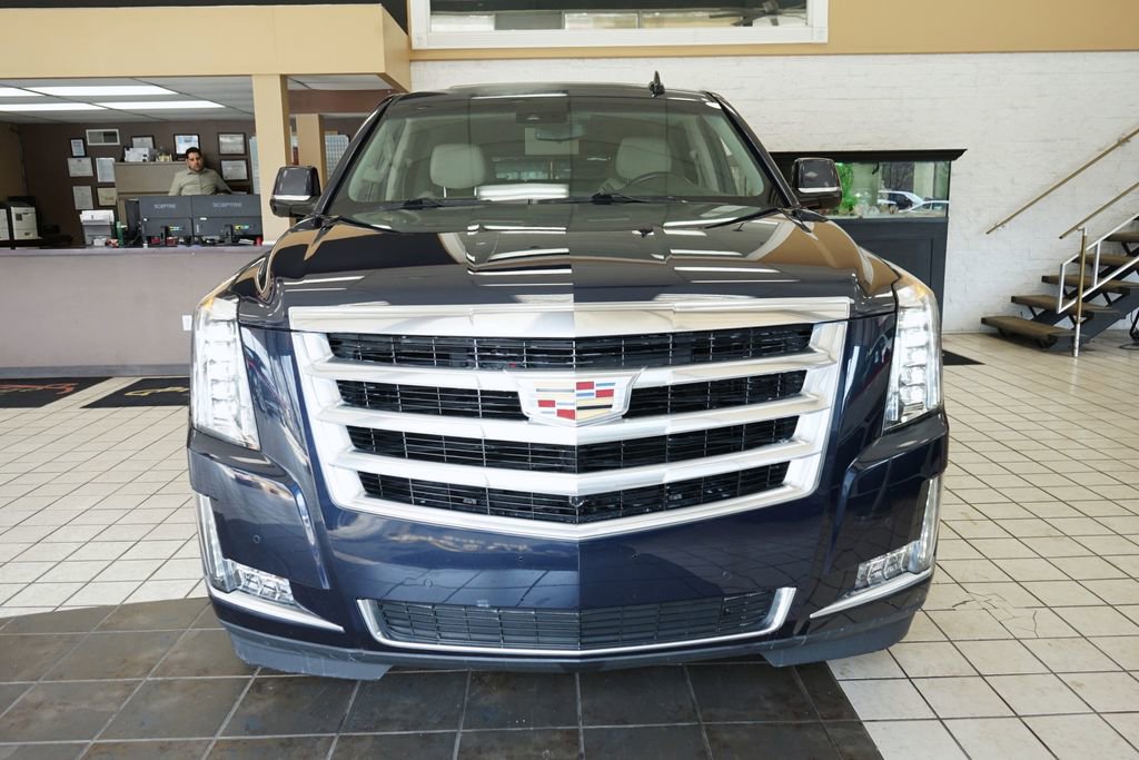 Used 2017 Cadillac Escalade ESV Luxury image 25