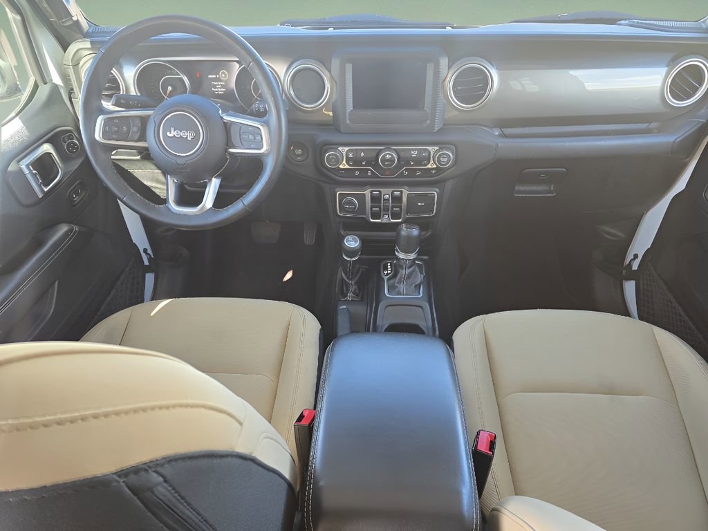 Used 2018 Jeep Wrangler Unlimited Sahara w/ Cold Weather Group image 26