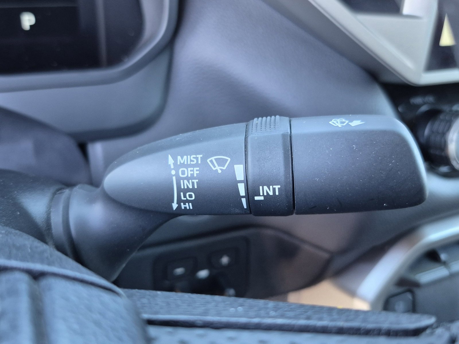 Used 2025 Toyota Tundra Limited image 34