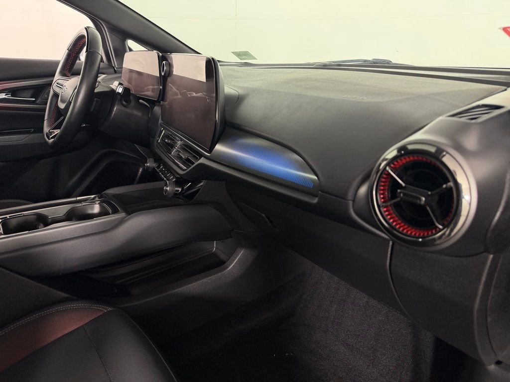 Used 2024 Chevrolet Equinox EV RS image 32