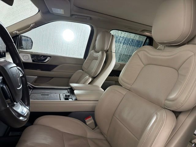 Used 2019 Lincoln Navigator Reserve AWD/4WD image 11
