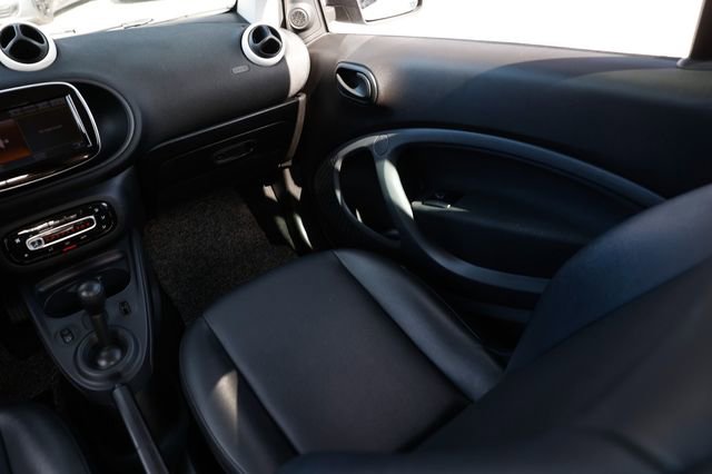 Used 2016 smart fortwo Prime image 21
