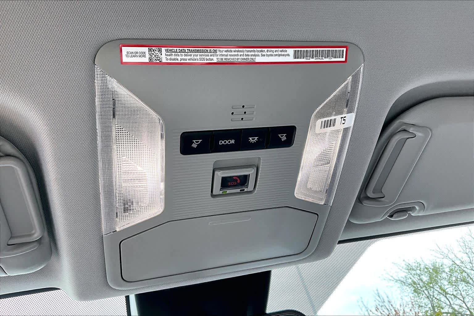 Used 2025 Toyota RAV4 XLE AWD/4WD image 35