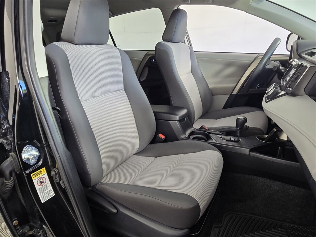 Used 2013 Toyota RAV4 LE image 17
