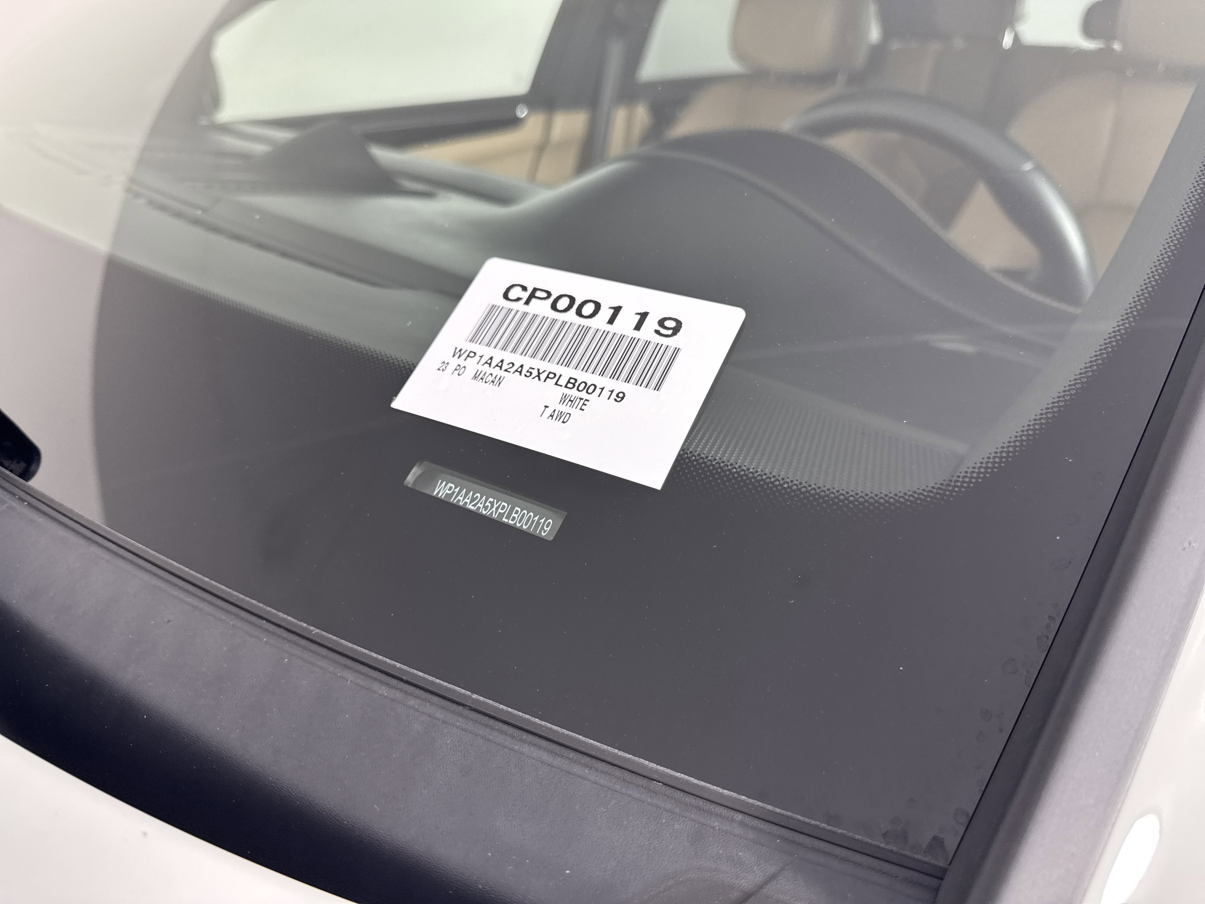 Used 2023 Porsche Macan Turbo image 14