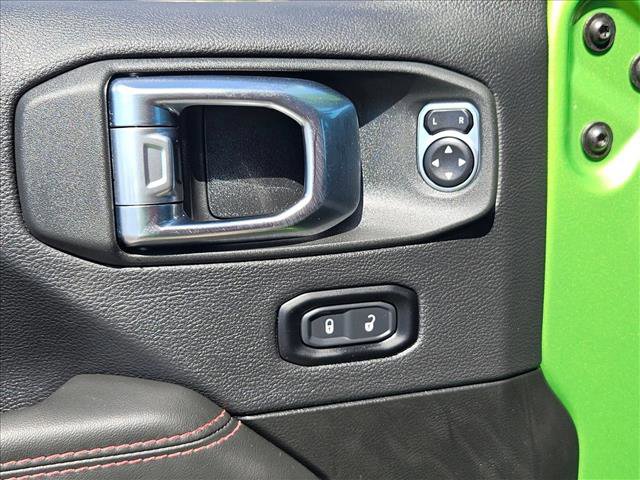 Used 2025 Jeep Wrangler Unlimited Rubicon AWD/4WD image 12