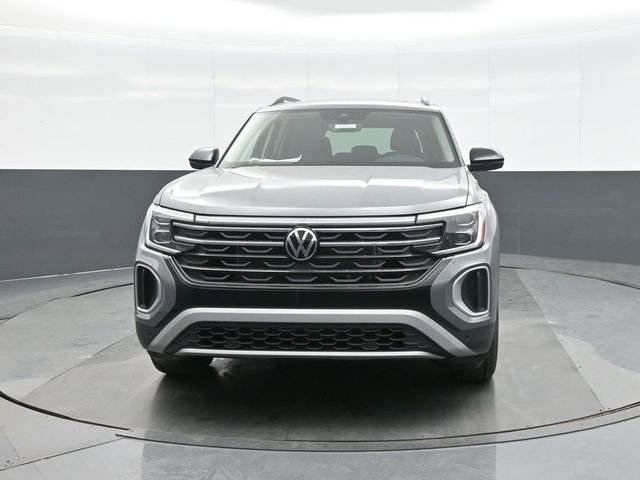 New 2026 Volkswagen Atlas Peak Edition image 2