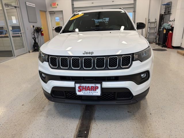 Used 2023 Jeep Compass Latitude w/ Sun and Sound Group image 4