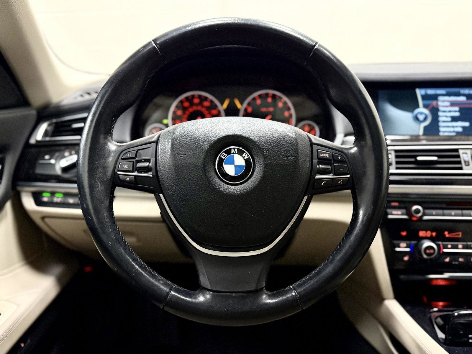 Used 2012 BMW 750Li w/ Driver Assistance Pkg RWD image 21
