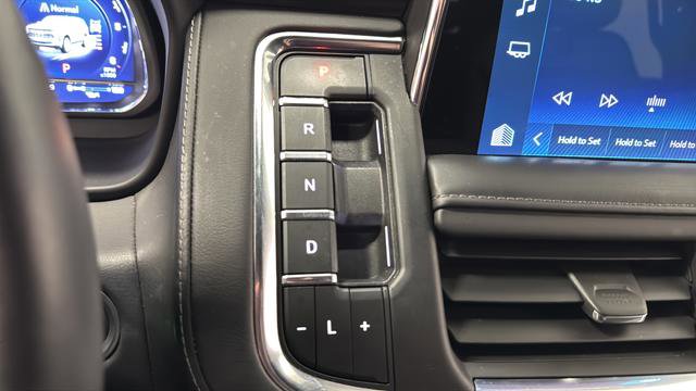 Used 2022 Chevrolet Suburban Z71 w/ Z71 Off-Road Package AWD/4WD image 19