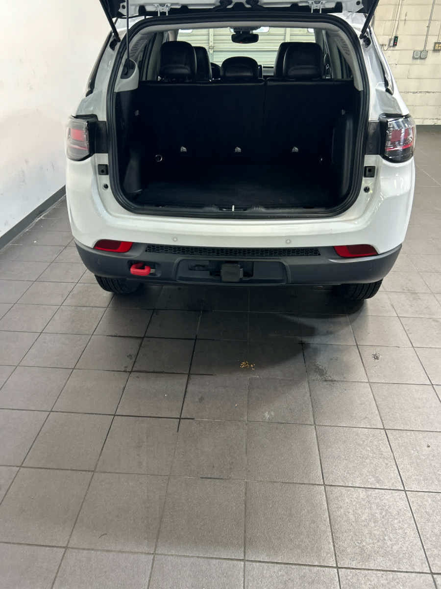 Used 2022 Jeep Compass Trailhawk AWD/4WD image 11