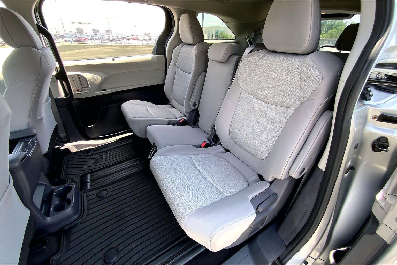 Used 2021 Toyota Sienna LE FWD image 20