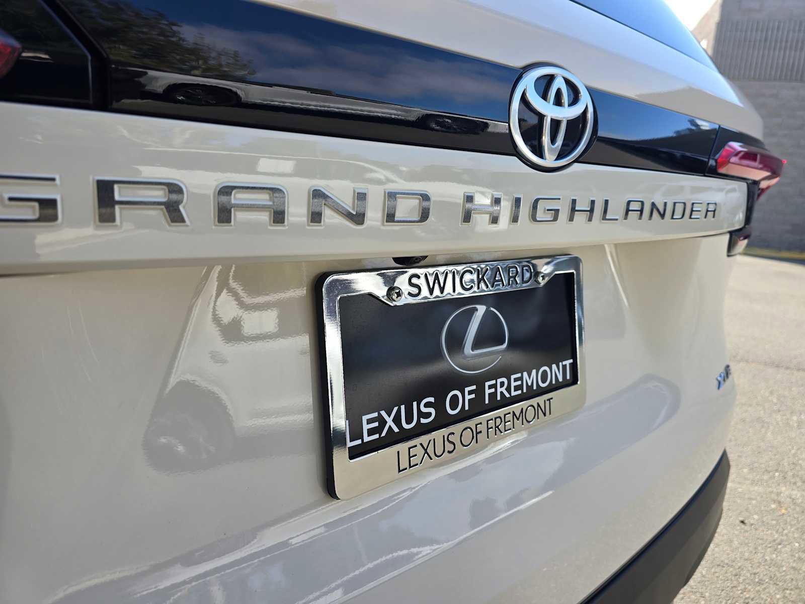 Used 2024 Toyota Grand Highlander XLE image 17
