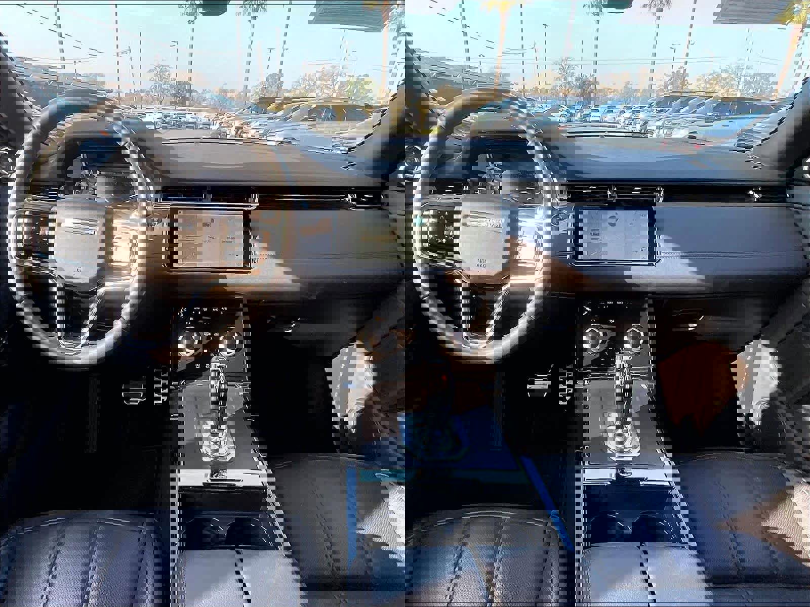 Used 2023 Land Rover Range Rover Evoque R-Dynamic SE image 17