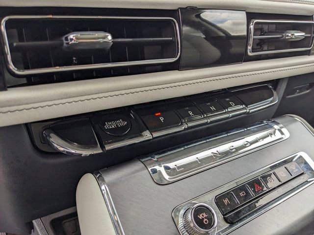 Used 2025 Lincoln Aviator AWD image 29